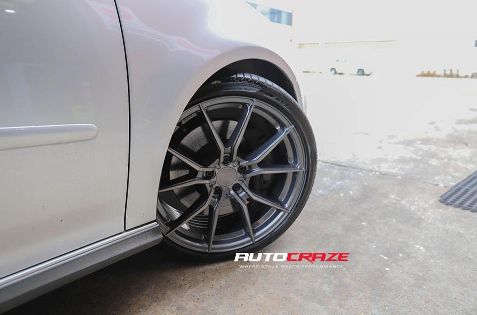 VOLKSWAGEN-GOLF-TOXIN-GLOSS-BLACK